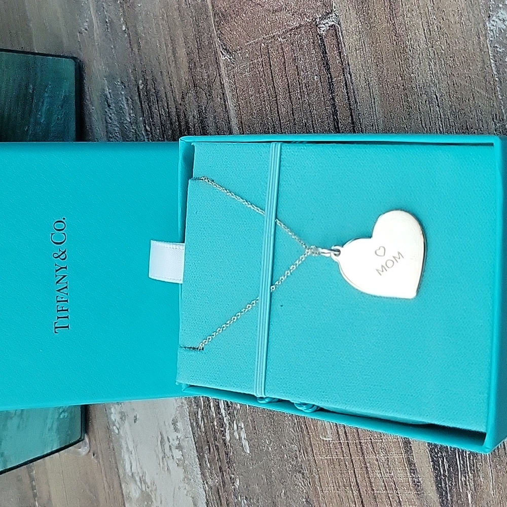 Brand new authentic Tiffany & Co "MOM" necklace